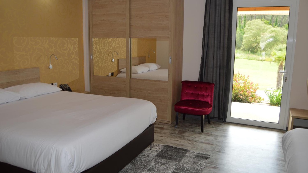Photo of Bedroom in Casteljaloux