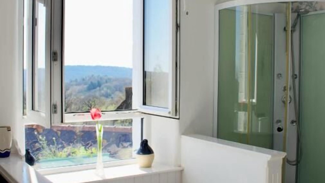 Photo of Bathroom in Caurel