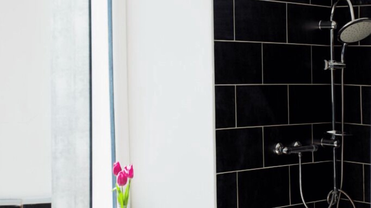 Photo of Bathroom in Caurel