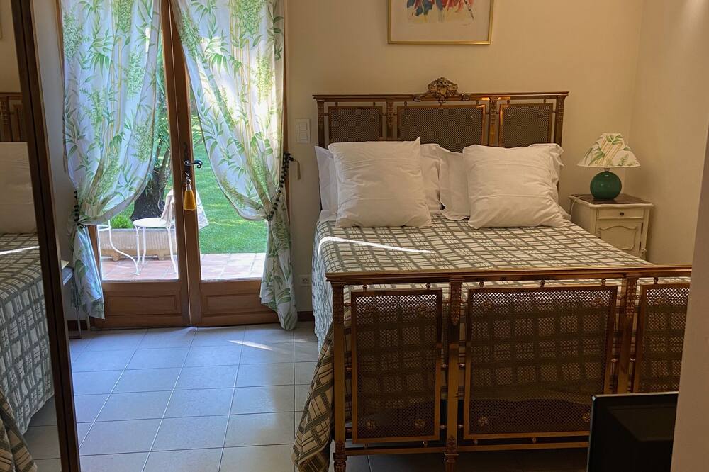 Photo of Bedroom in Tourrettes-sur-Loup