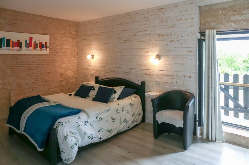 Photo of Bedroom in La Chapelle-Saint-Martin-en-Plaine