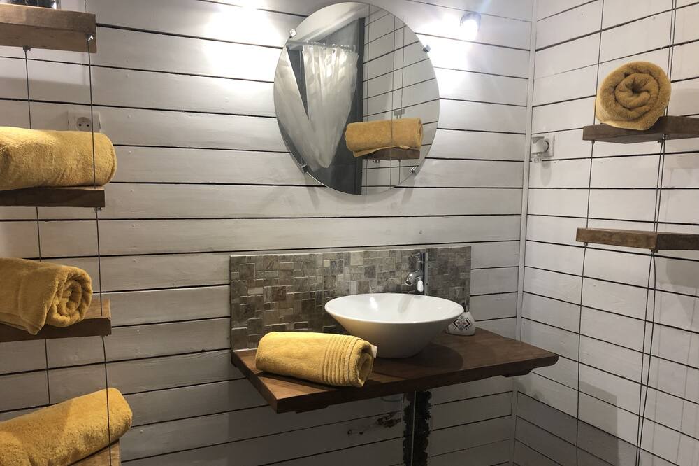 Photo of Bathroom in La Chapelle-Saint-Martin-en-Plaine