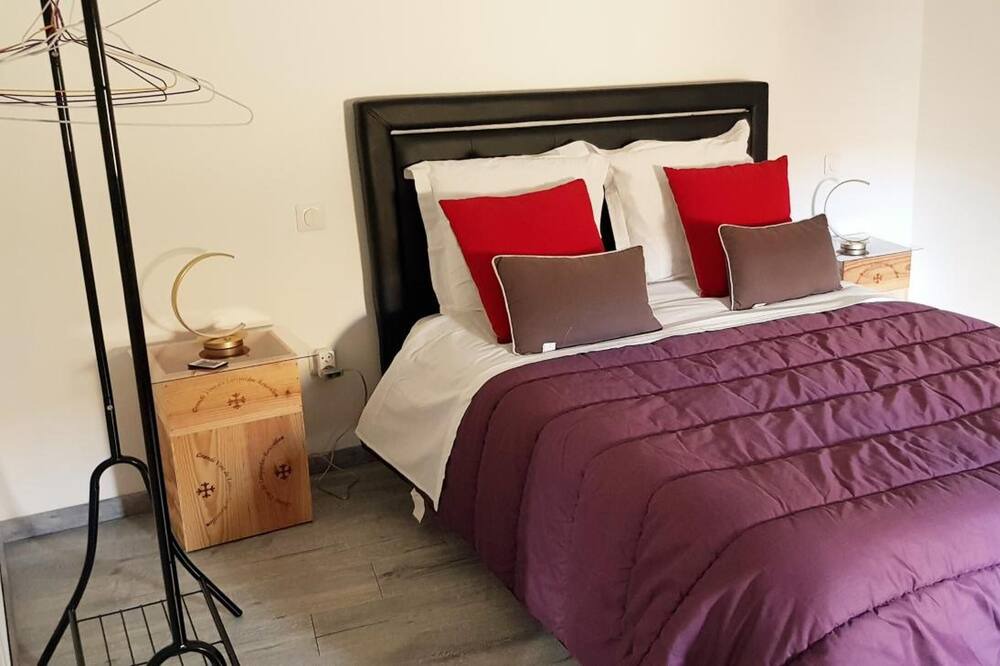 Photo of Bedroom in Nissan-lez-Enserune