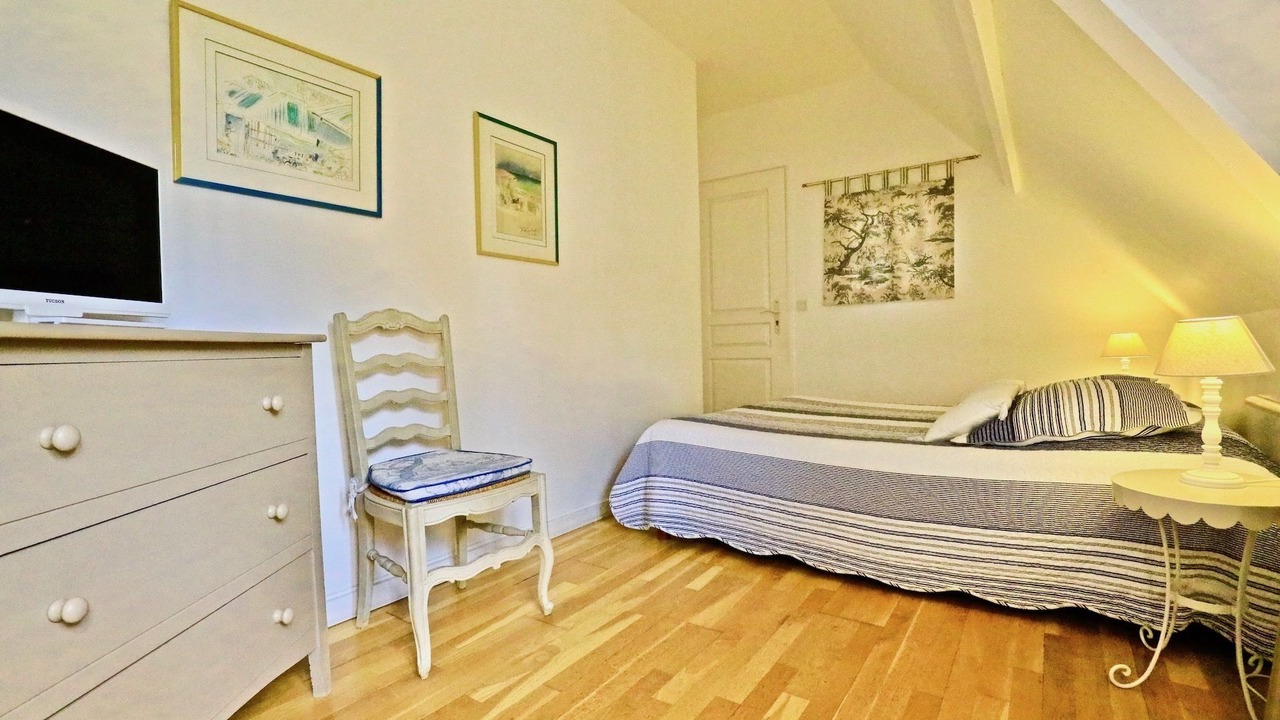 Photo of Bedroom in Bonneville-sur-Touques