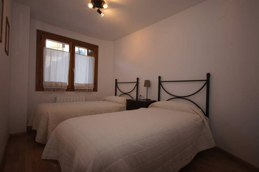 Photo of Bedroom in Linsoles