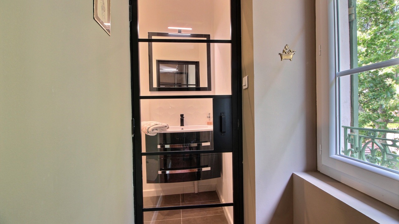 Photo of Bedroom in Orange