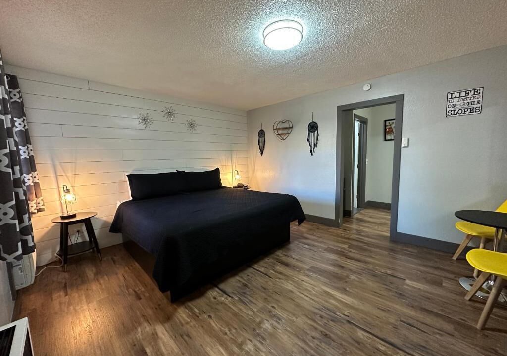 Photo of Bedroom in Lakeside Park
