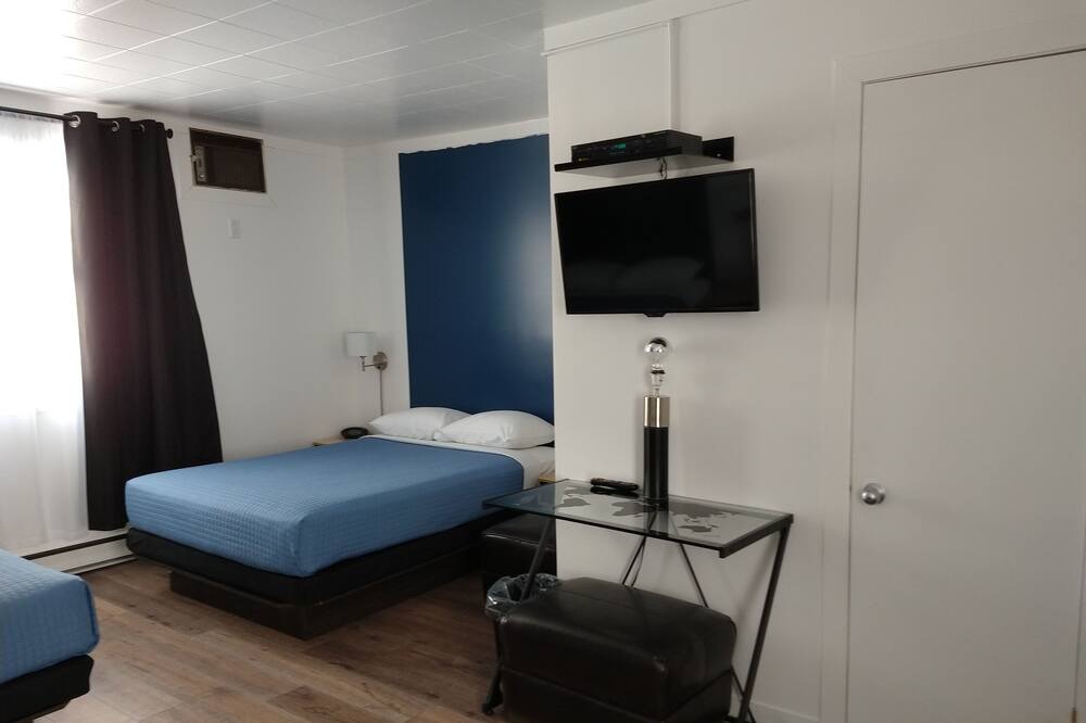 Photo of Bedroom in Ste Anne de Beaupre