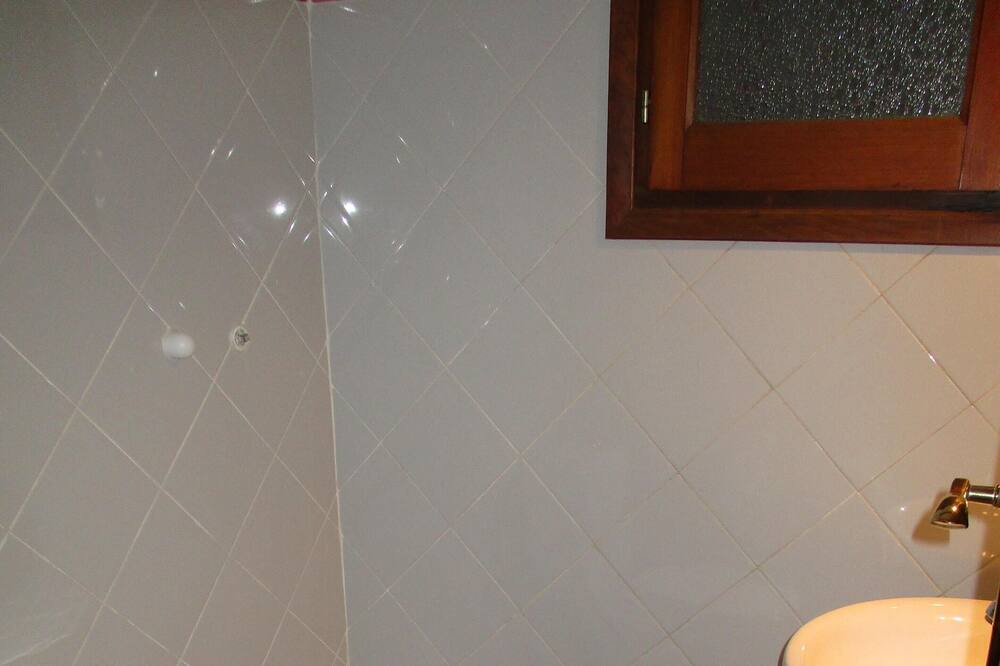 Photo of Bathroom in Benimeit