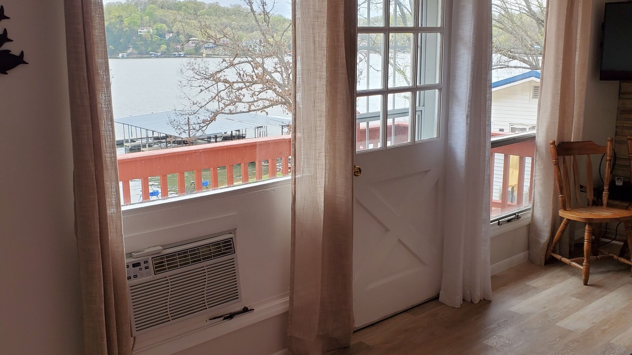 Photo of Bedroom in Camdenton