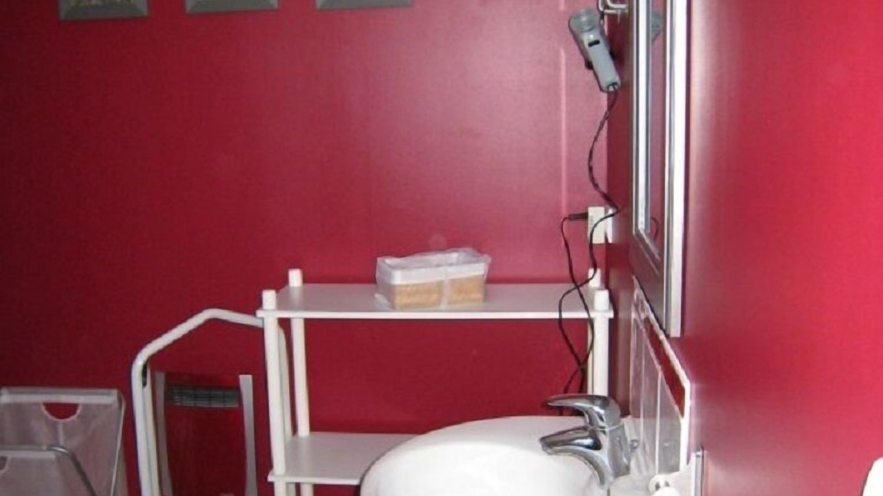 Photo of Bathroom in Saint-Laurent-de-la-Cabrerisse