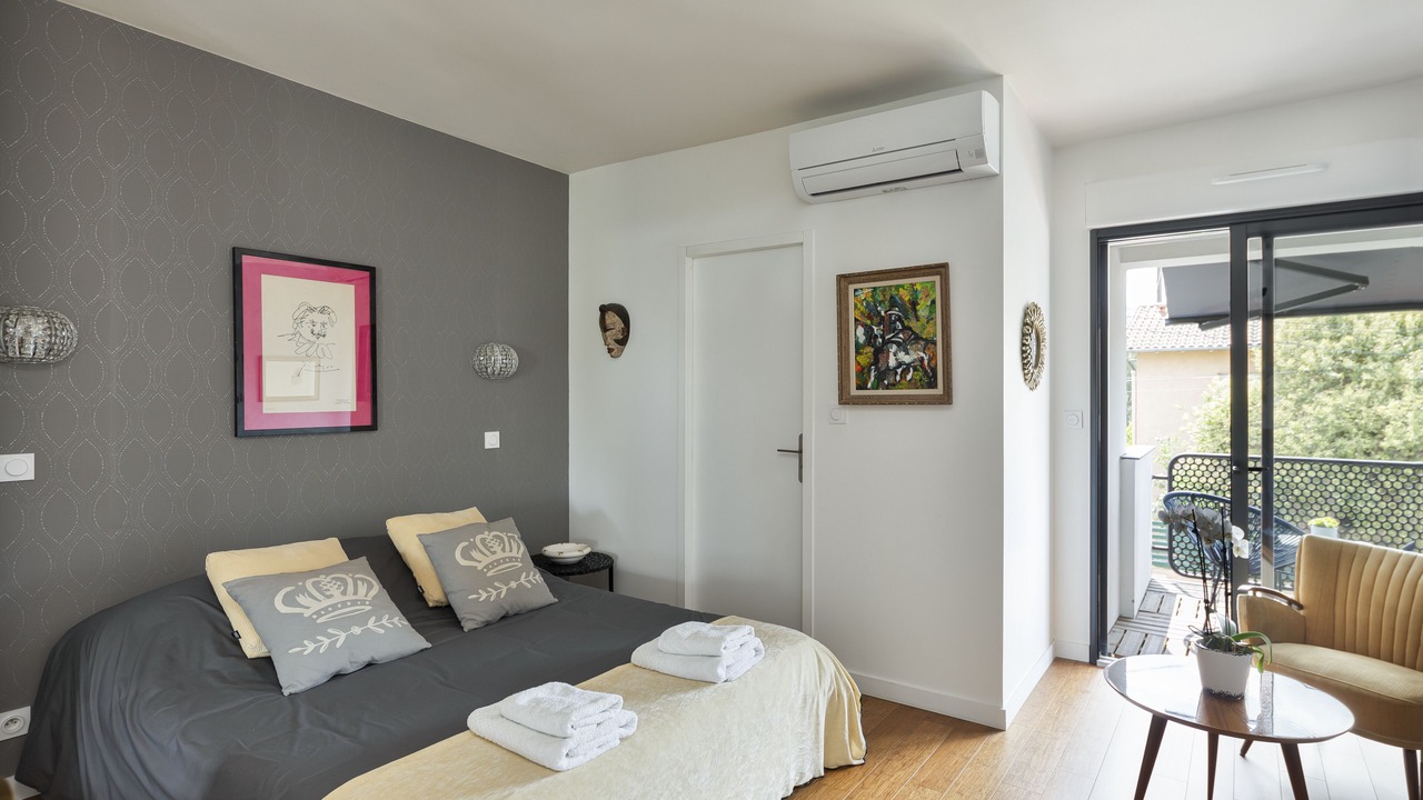 Photo of Bedroom in Bonnefoy-Roseraie-Gramont