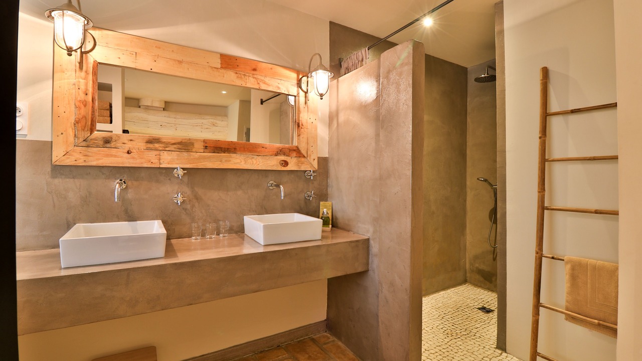 Photo of Bathroom in Saint-Laurent-d'Aigouze