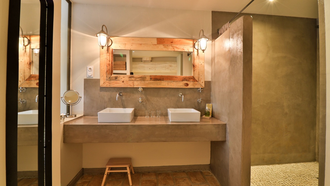 Photo of Bathroom in Saint-Laurent-d'Aigouze