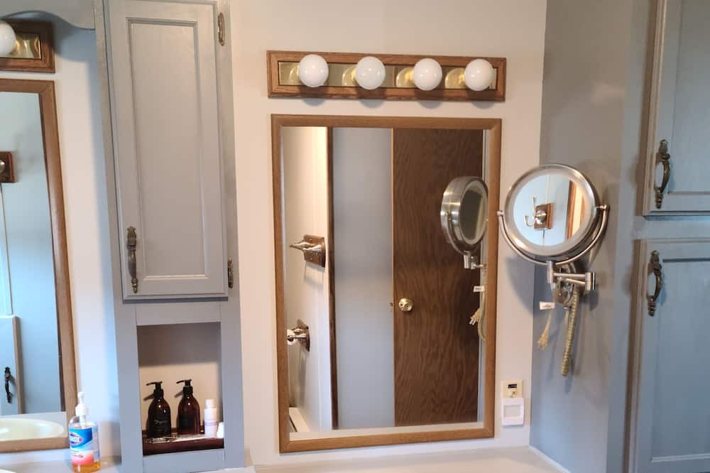 Photo of Bathroom in Fortescue