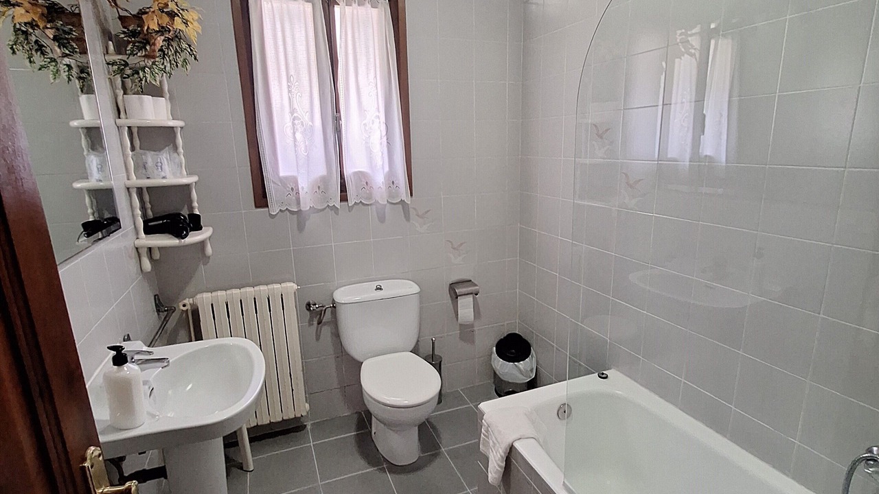 Photo of Bathroom in Aubert