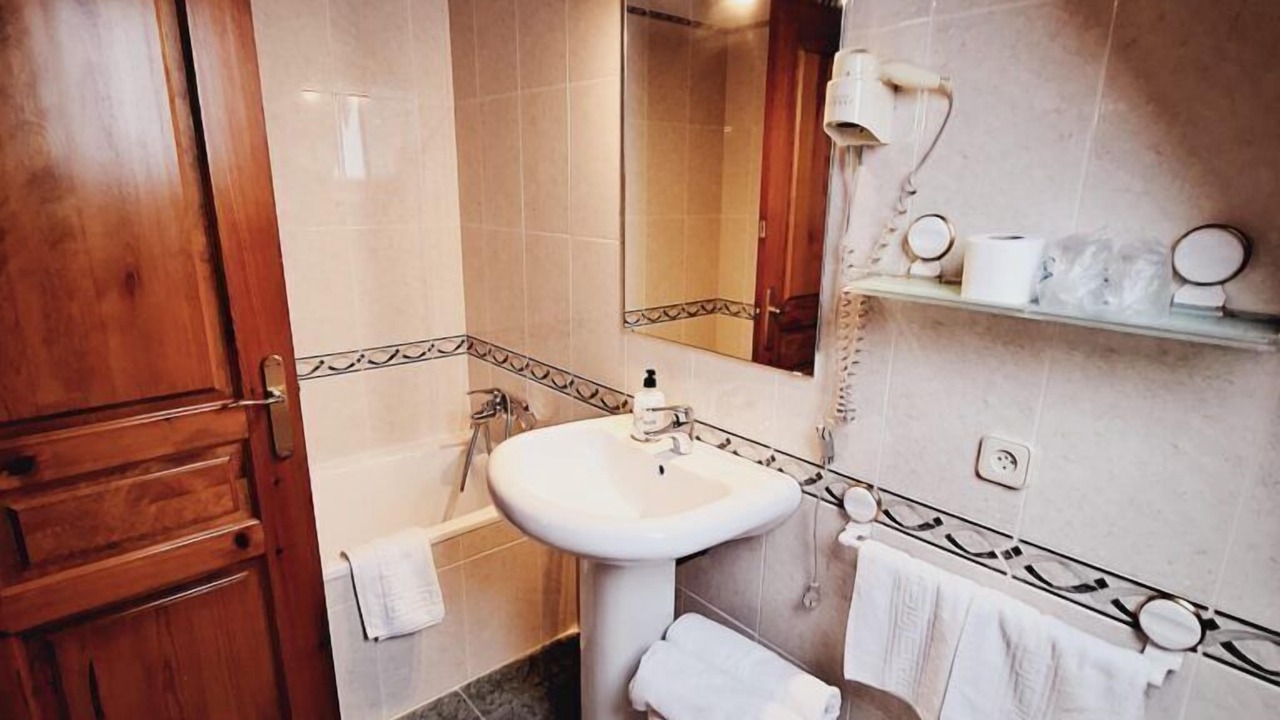 Photo of Bathroom in Aubert