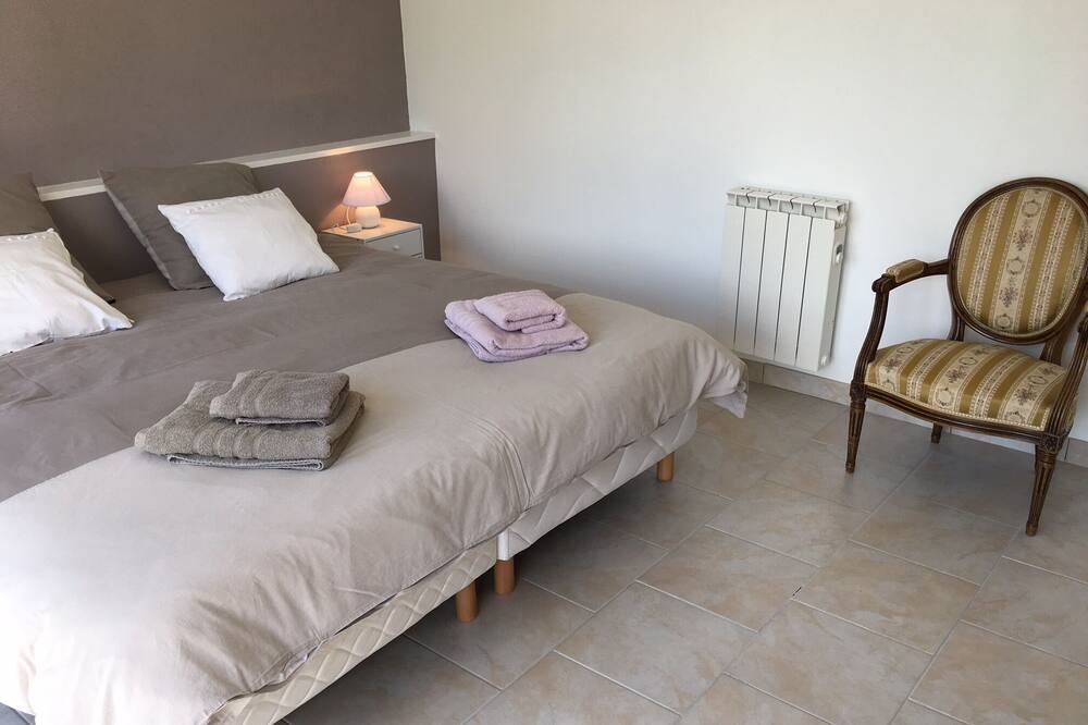 Photo of Bedroom in Ribes