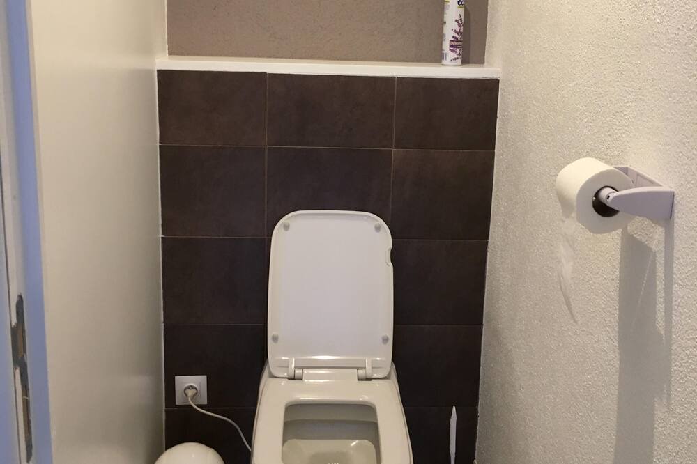 Photo of Bathroom in Ribes