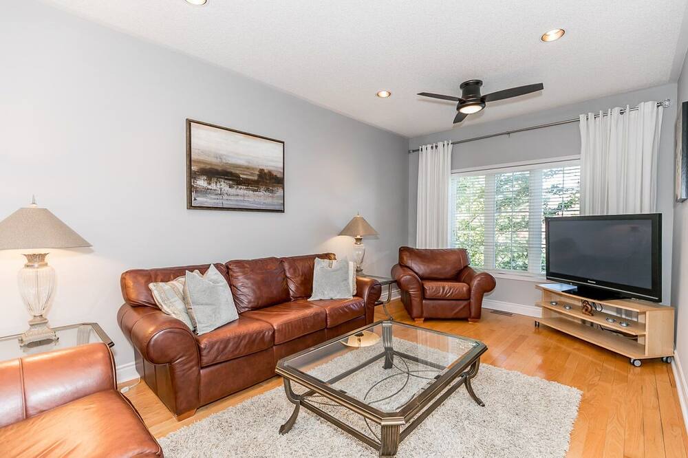 Photo of Livingroom in Barrie