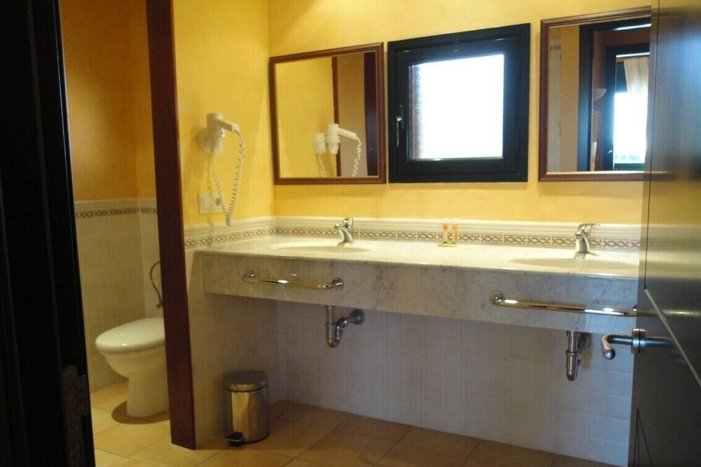 Photo of Bathroom in Navata