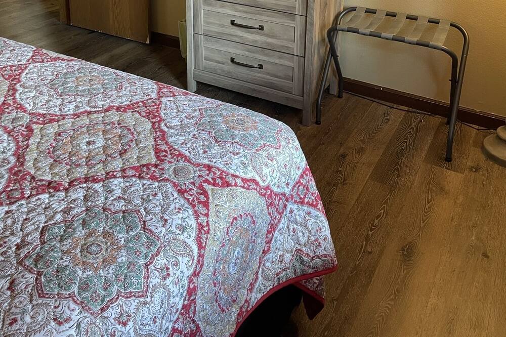Photo of Bedroom in Crestline