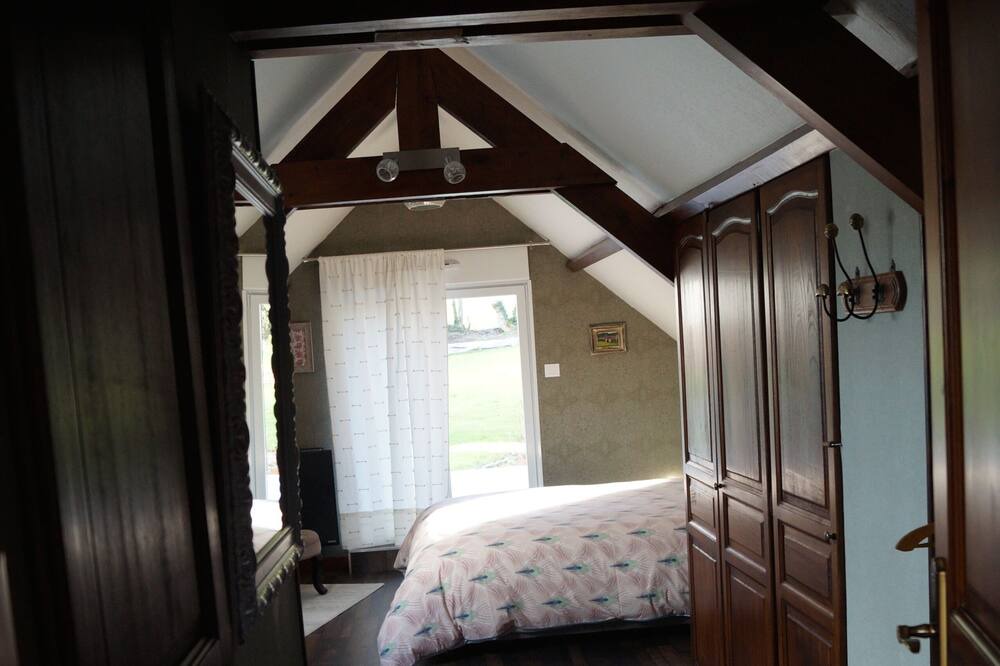 Photo of Bedroom in Coulomby