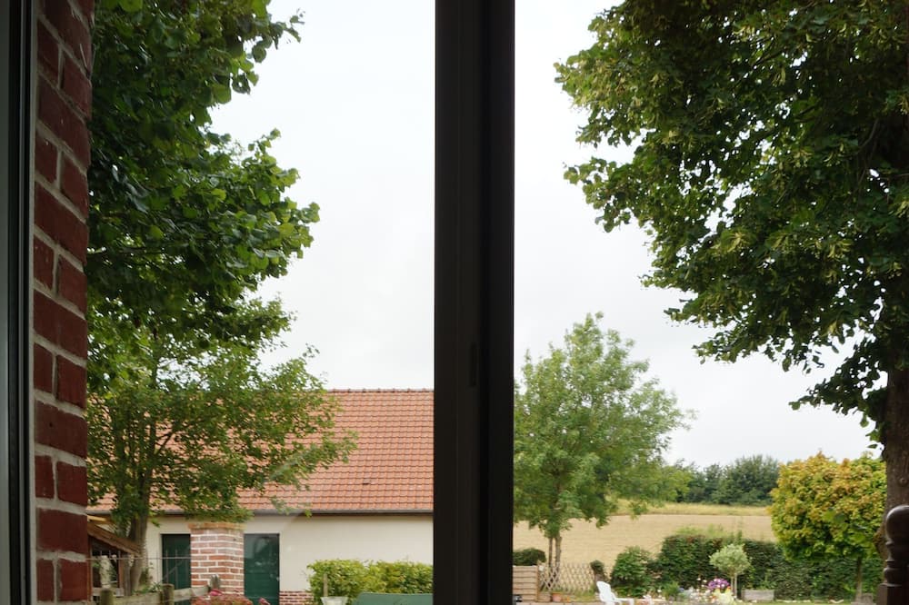 Photo of Others in Coulomby