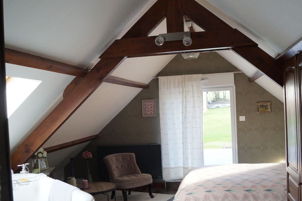 Photo of Bedroom in Coulomby