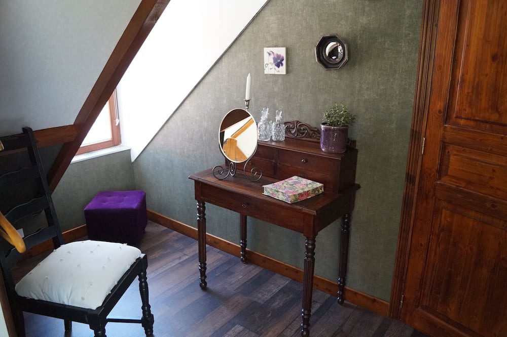 Photo of Others in Coulomby