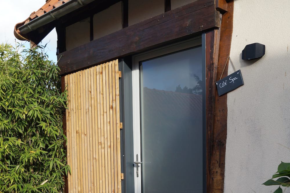 Photo of Others in Coulomby