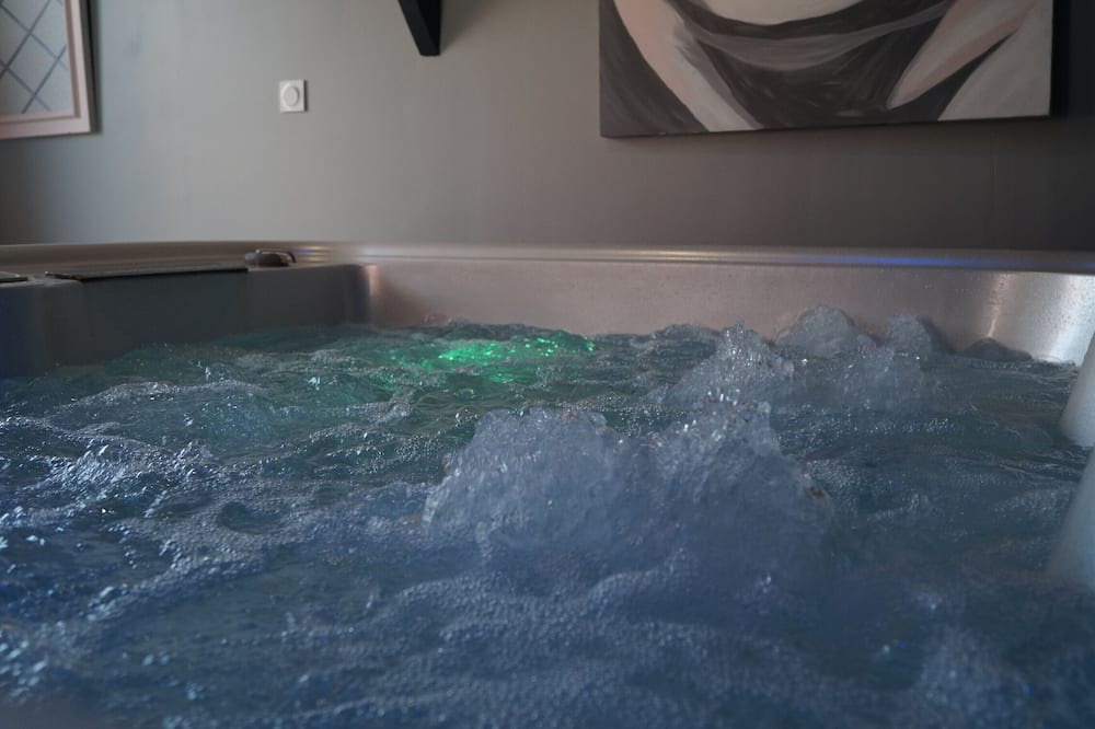 Photo of Others in Coulomby