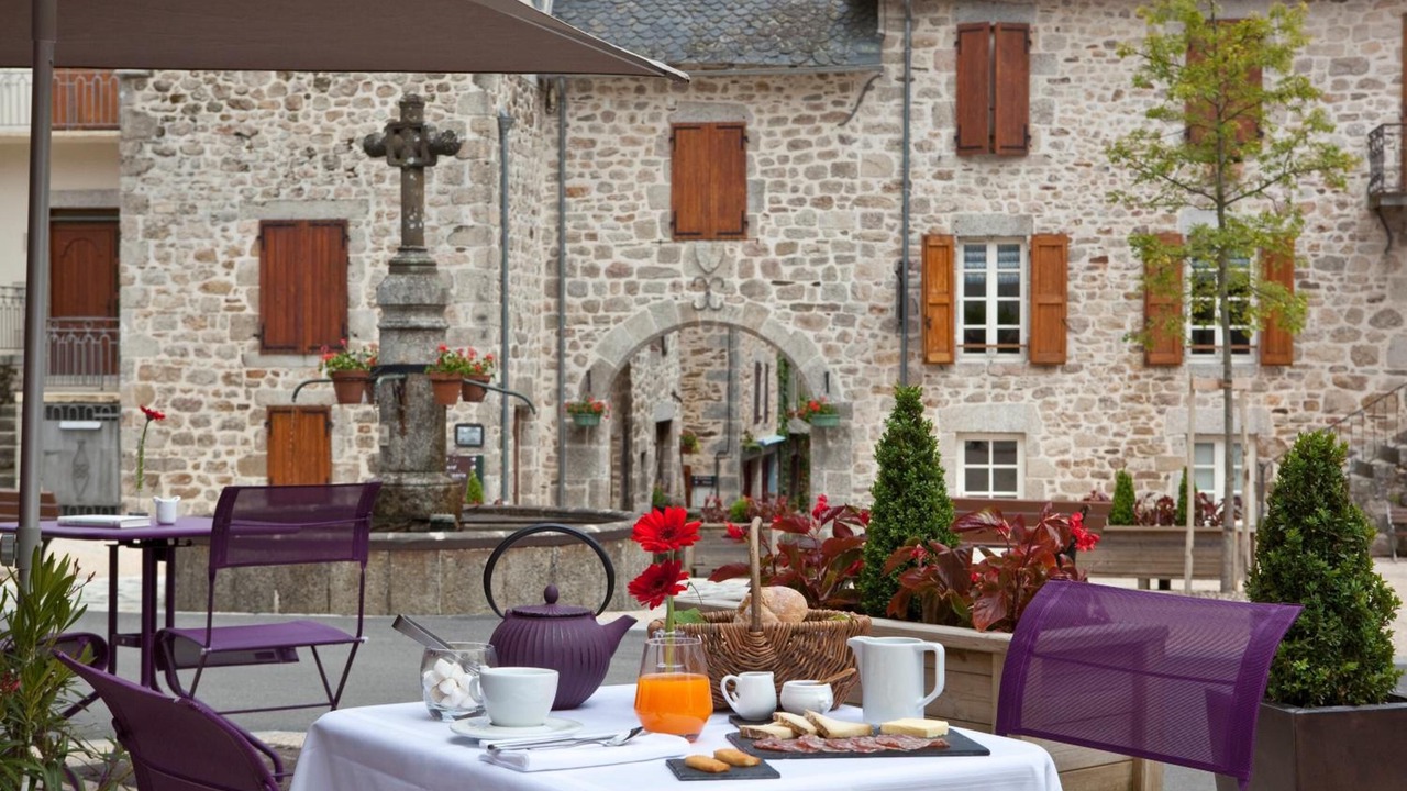 Photo of Others in Sens-de-Bretagne