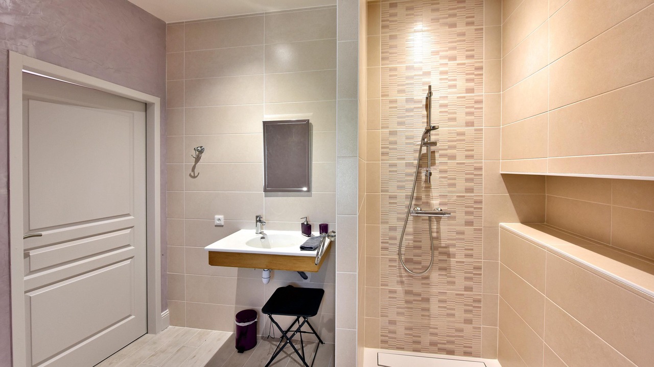 Photo of Bathroom in Archiac