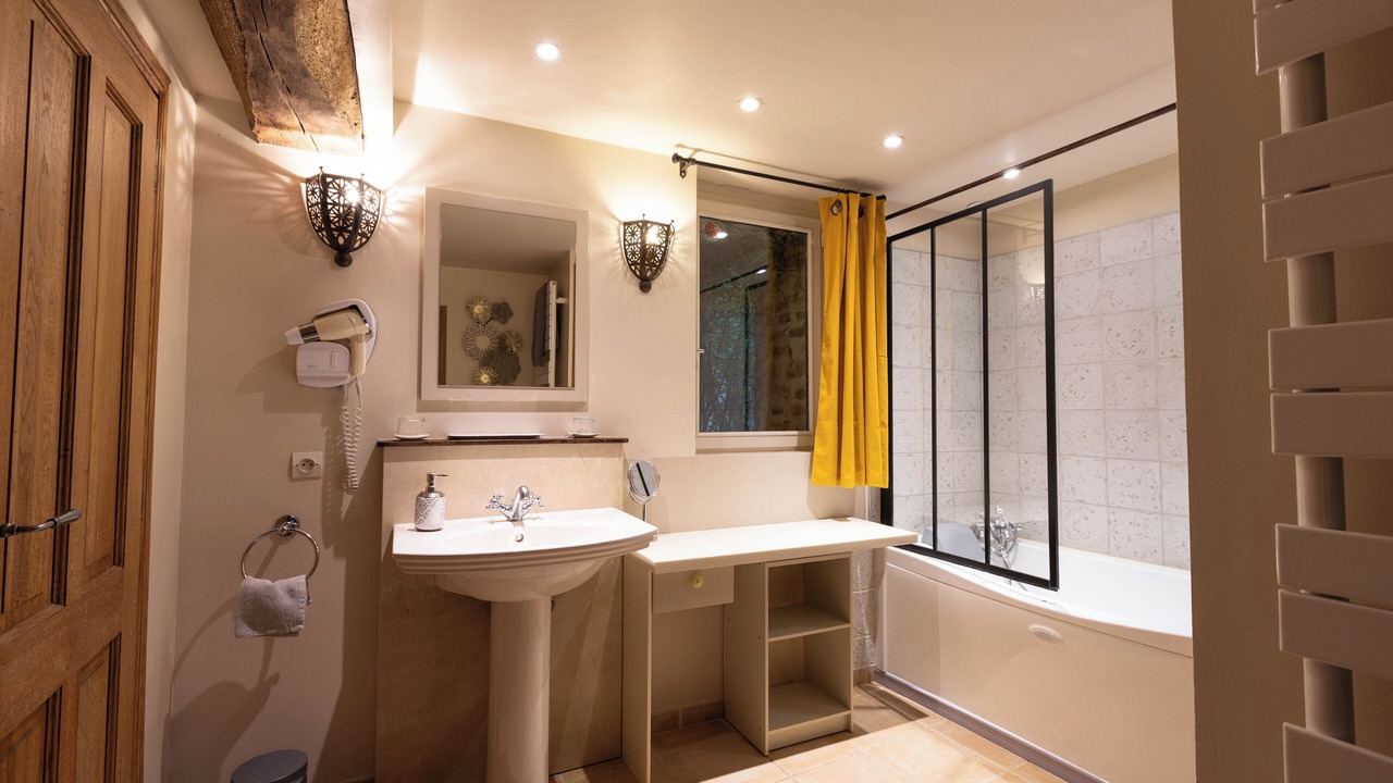 Photo of Bathroom in L'Oudon