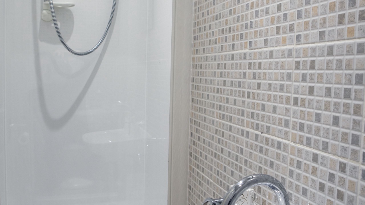 Photo of Bathroom in Maenporth