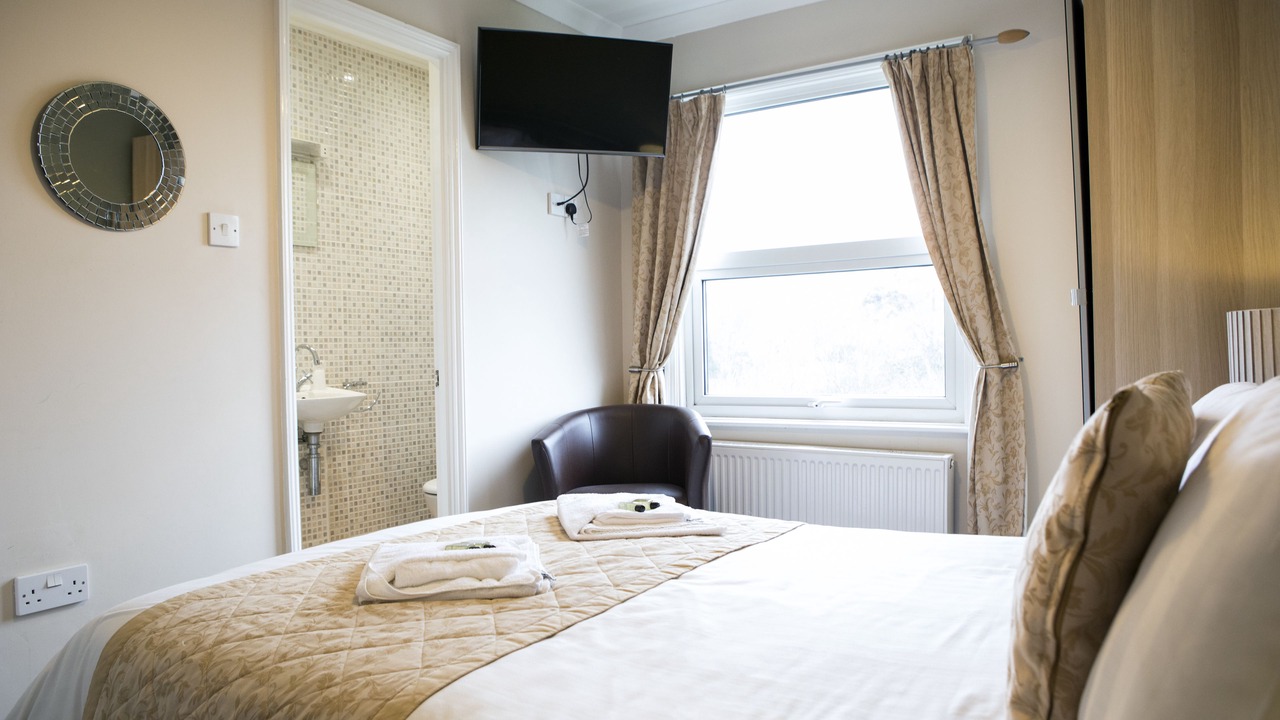 Photo of Bathroom in Maenporth