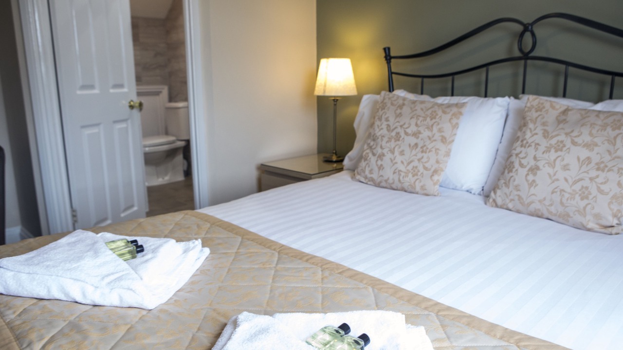 Photo of Bathroom in Maenporth