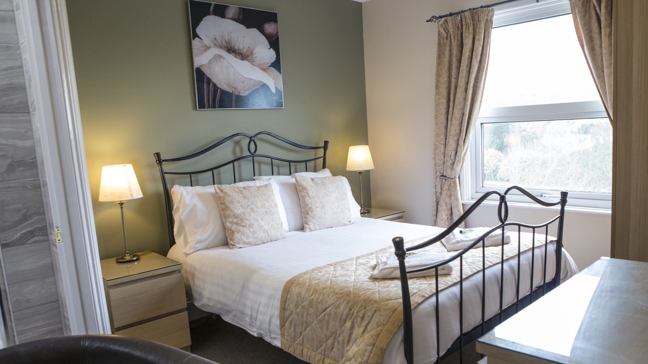 Photo of Bathroom in Maenporth