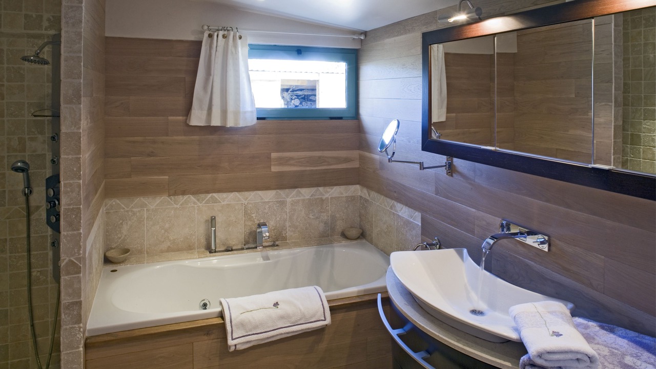 Photo of Bathroom in Saint-Wambert-des-Trois-Vallees