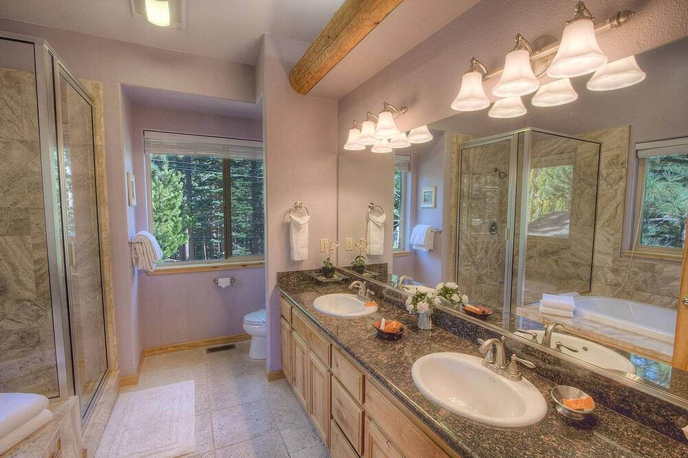 Photo of Bathroom in North Upper Truckee