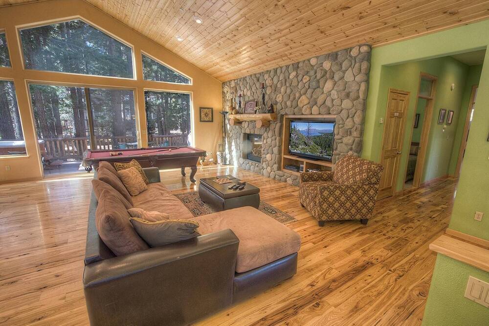 Photo of Bedroom in North Upper Truckee