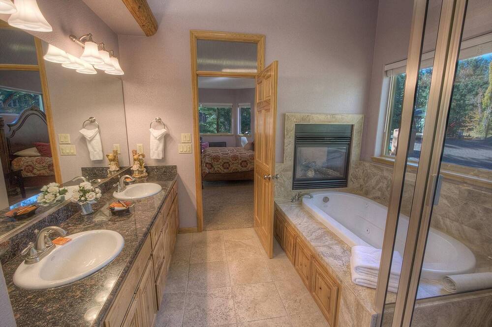 Photo of Bathroom in North Upper Truckee