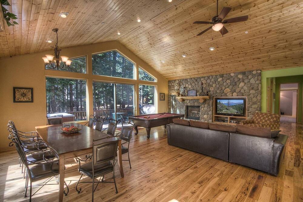Photo of Bedroom in North Upper Truckee