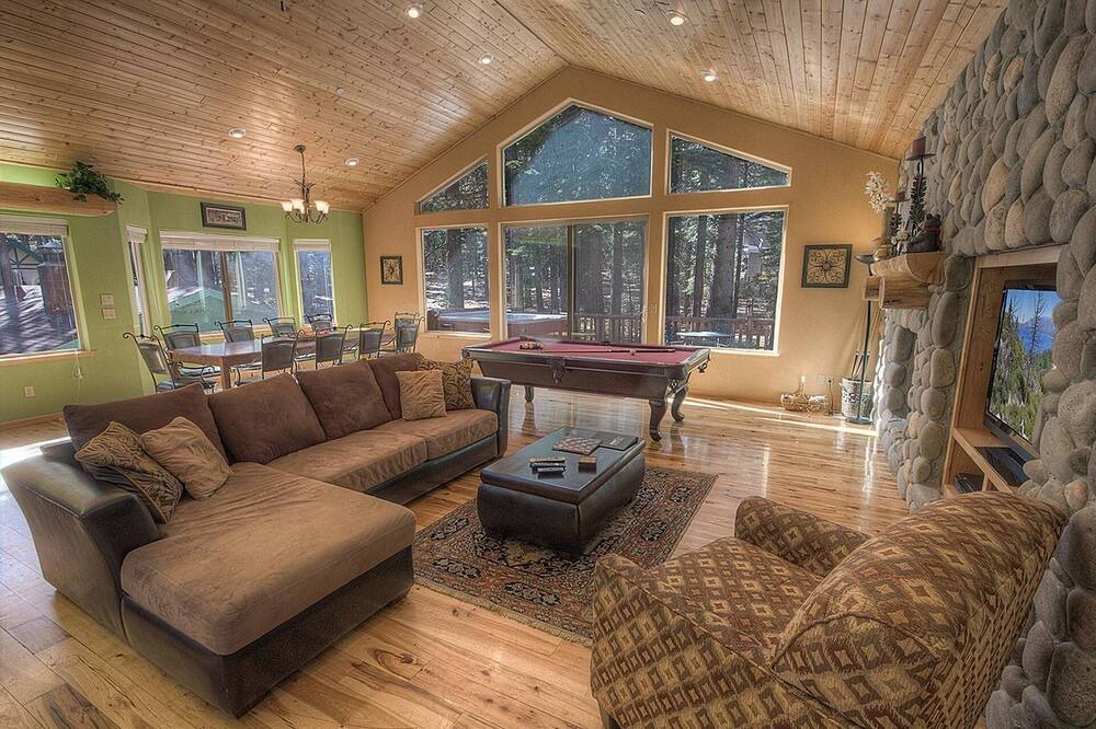 Photo of Bedroom in North Upper Truckee