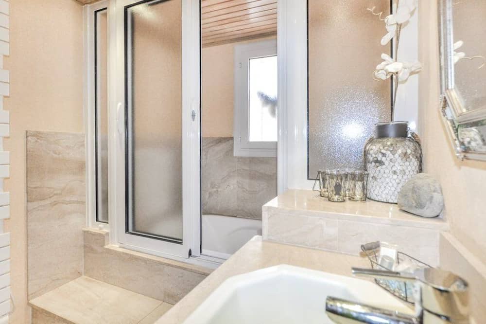 Photo of Bathroom in Rigarda