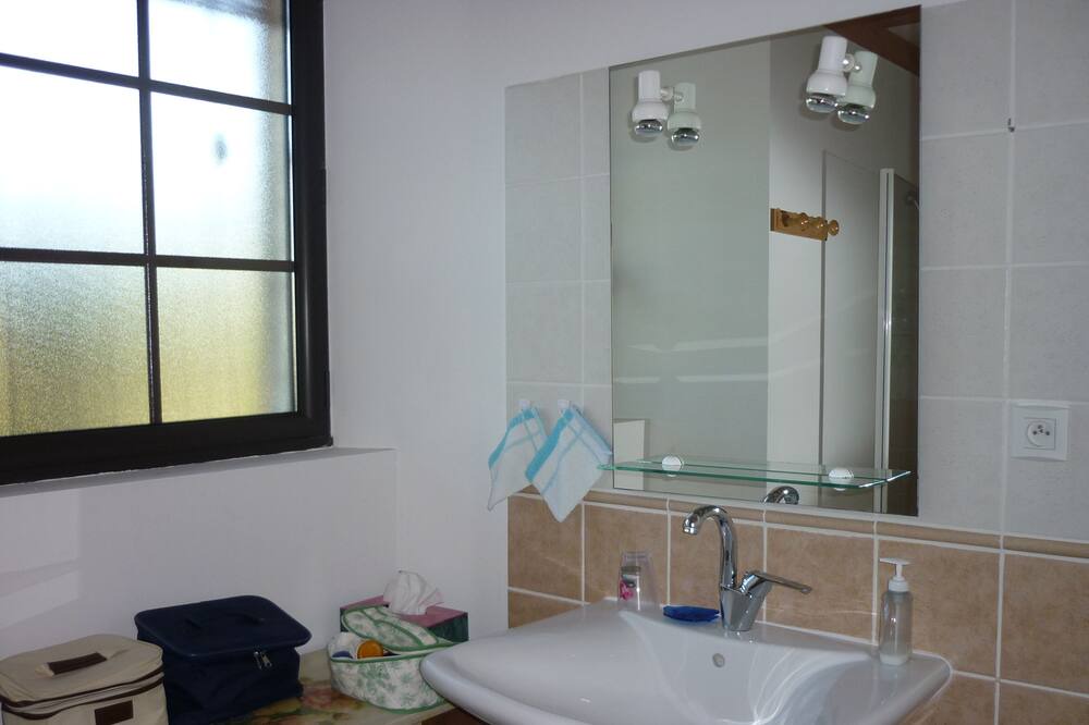 Photo of Bathroom in Loubens