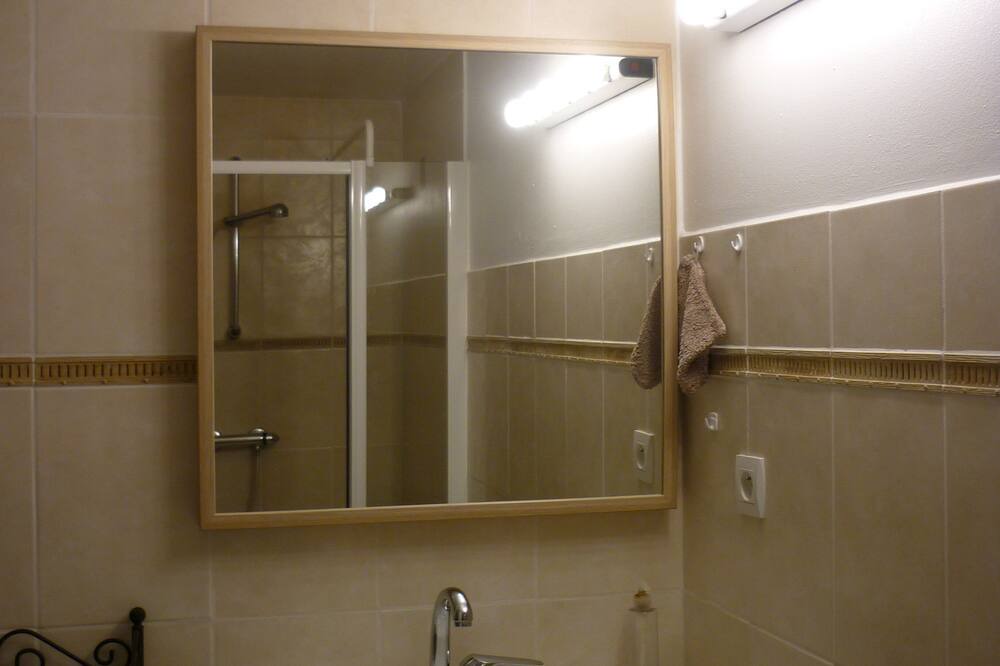 Photo of Bathroom in Loubens