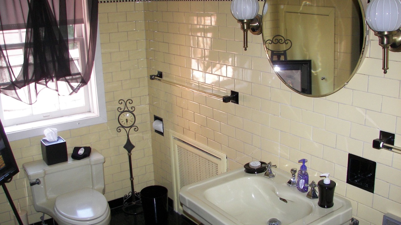 Photo of Bathroom in Appomattox