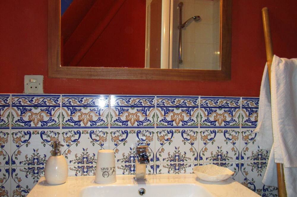 Photo of Bathroom in Sart-Babylone